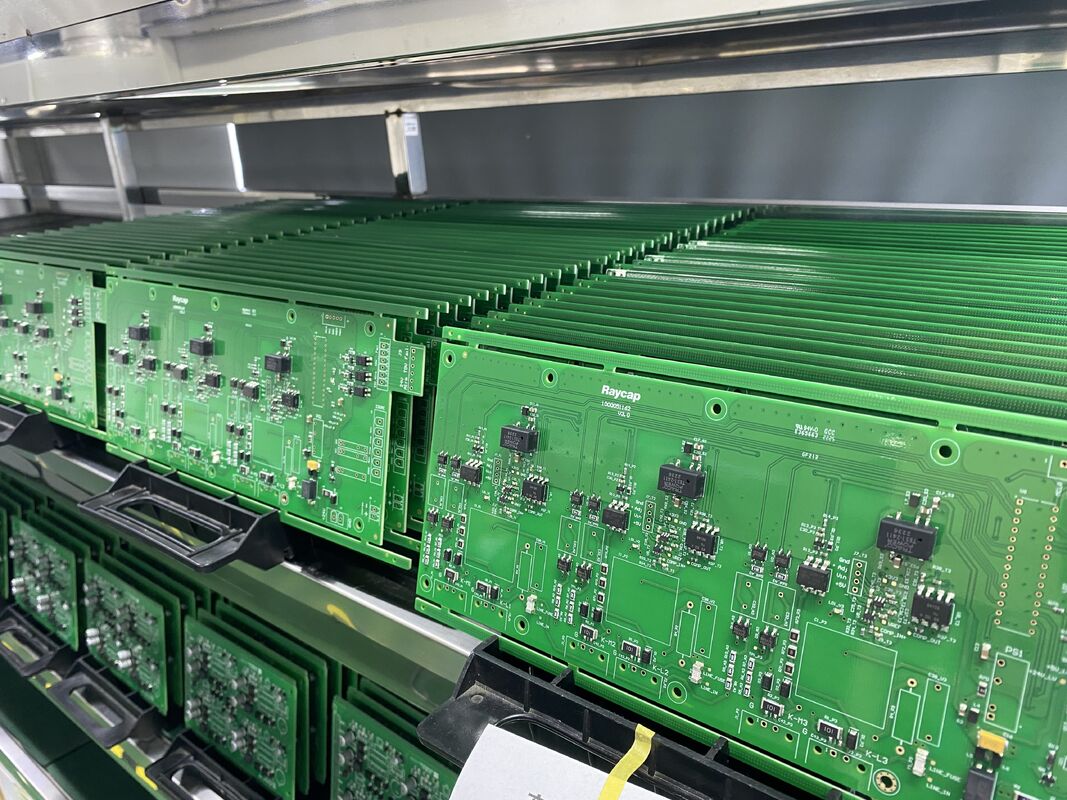 Минимальный диаметр отверстия 01 мм Коммуникационная PCB сборка 6 слоев Высокий Tg170 и Высокий Tg180 Оптимизирован для коммуникационных устройств