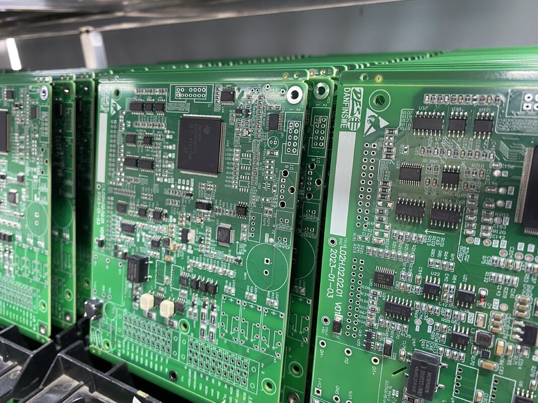 Минимальный диаметр отверстия 01 мм Коммуникационная PCB сборка 6 слоев Высокий Tg170 и Высокий Tg180 Оптимизирован для коммуникационных устройств