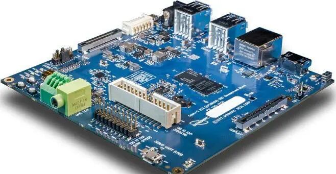 Сборка PCB с быстрым поворотом с материалом FR-4 4 слоя и 0,10 мм минимального диаметра отверстия для автомобильных приложений