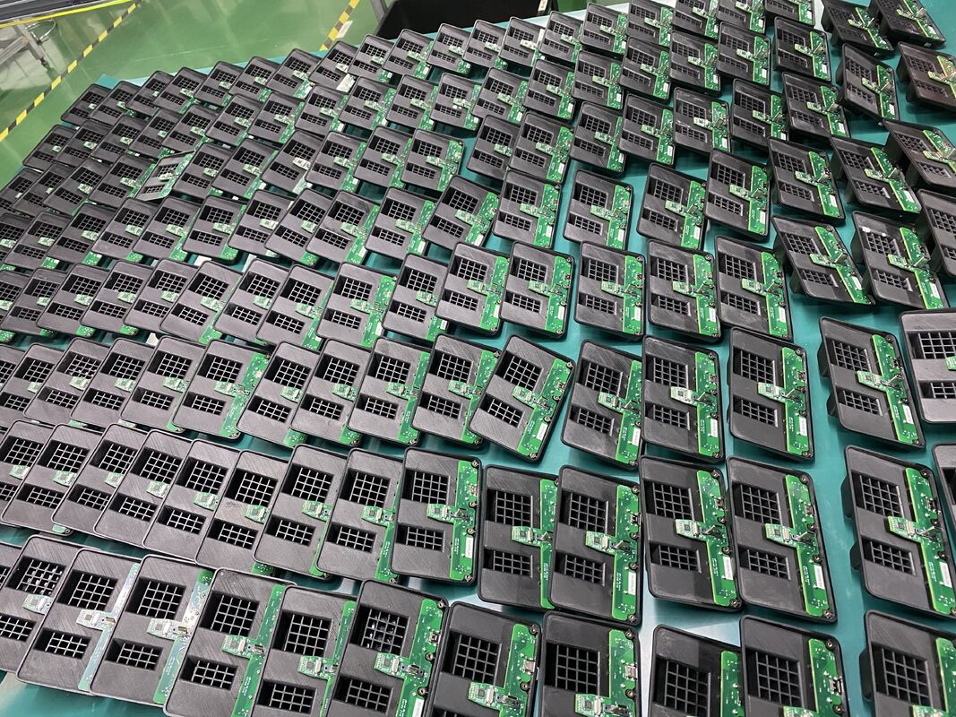 Контроль импедантности Промышленная сборка печатных плат с толщиной от 0,3 мм до 6 мм и минимальным шаровым пространством 0,3 мм.