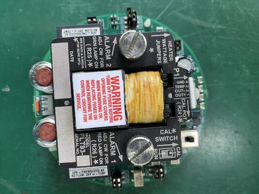 Толщина от 0,8 мм до 2,0 мм Твердая плата для производства, обеспечивающая квадратный контур ПКБ, предназначенный для электронного производства